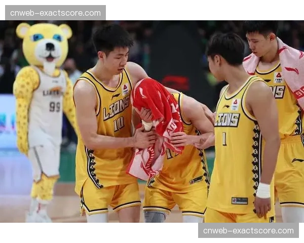 辽宁本钢迎战浙江东阳光药，卫冕冠军季后赛首轮前最后练兵