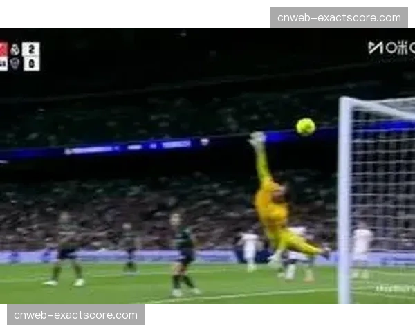 诺伊尔开场26秒失误送礼，居莱尔中圈吊射破门创最快进球纪录